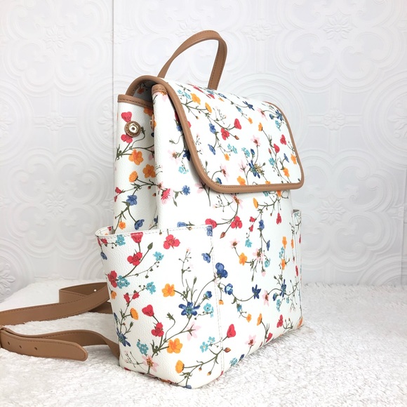 Tory Burch Handbags - 🌸OFFERS?🌸Tory Burch Leather Floral Backpack 🎒